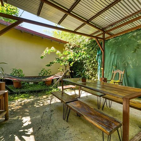 Bamboo River House And Hotel Dominical Bagian luar foto
