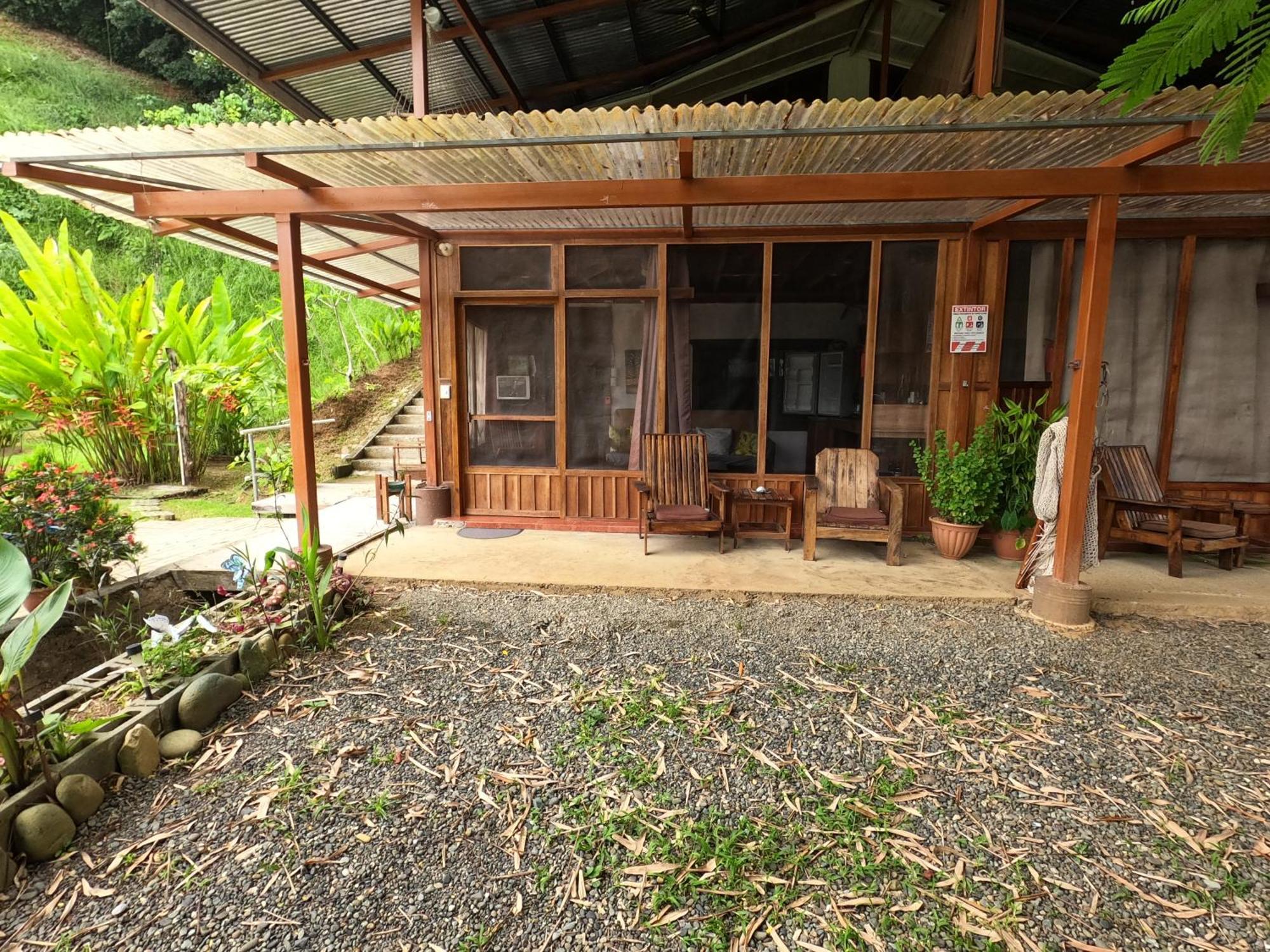 Bamboo River House And Hotel Dominical Bagian luar foto