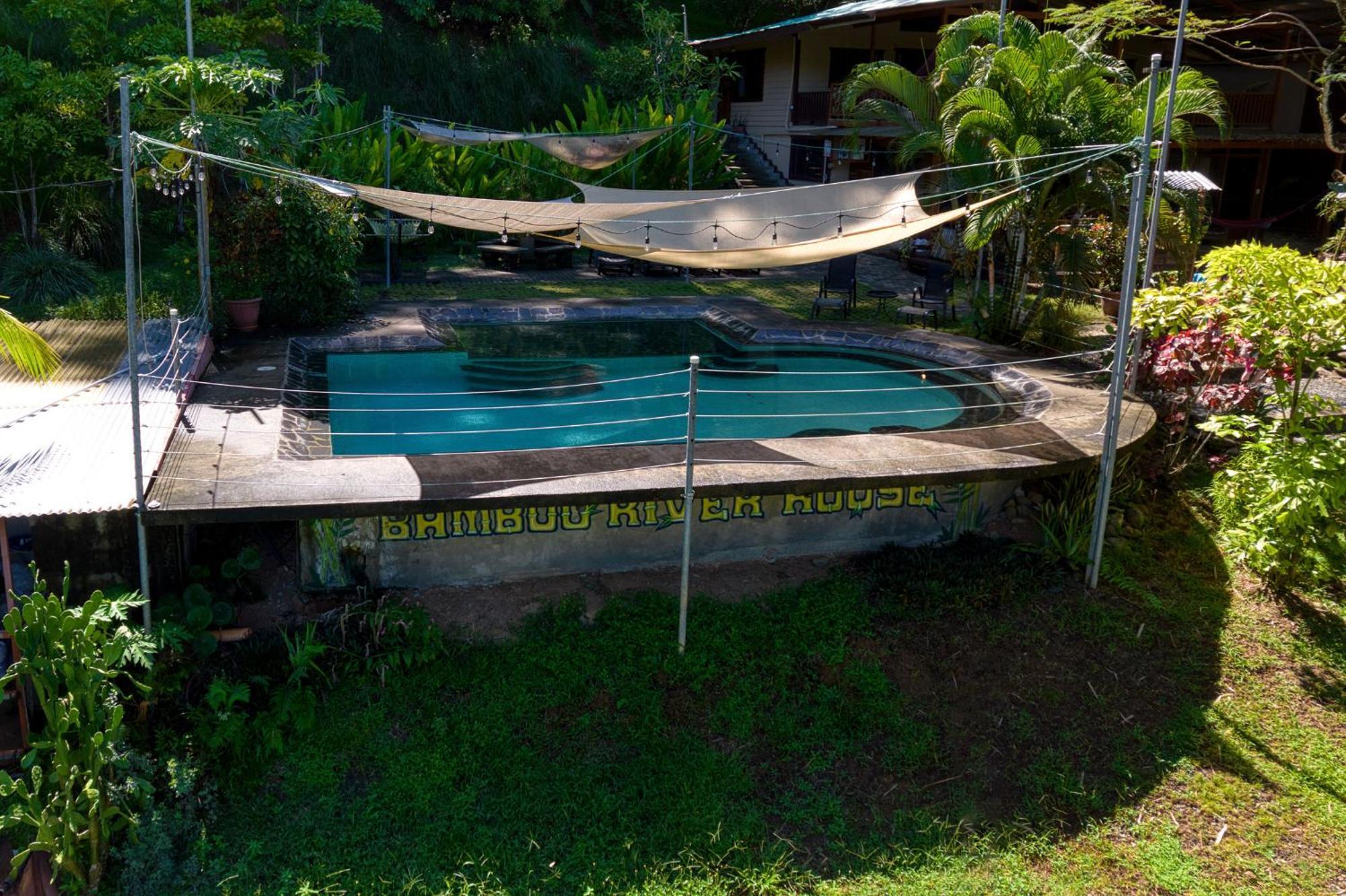 Bamboo River House And Hotel Dominical Bagian luar foto