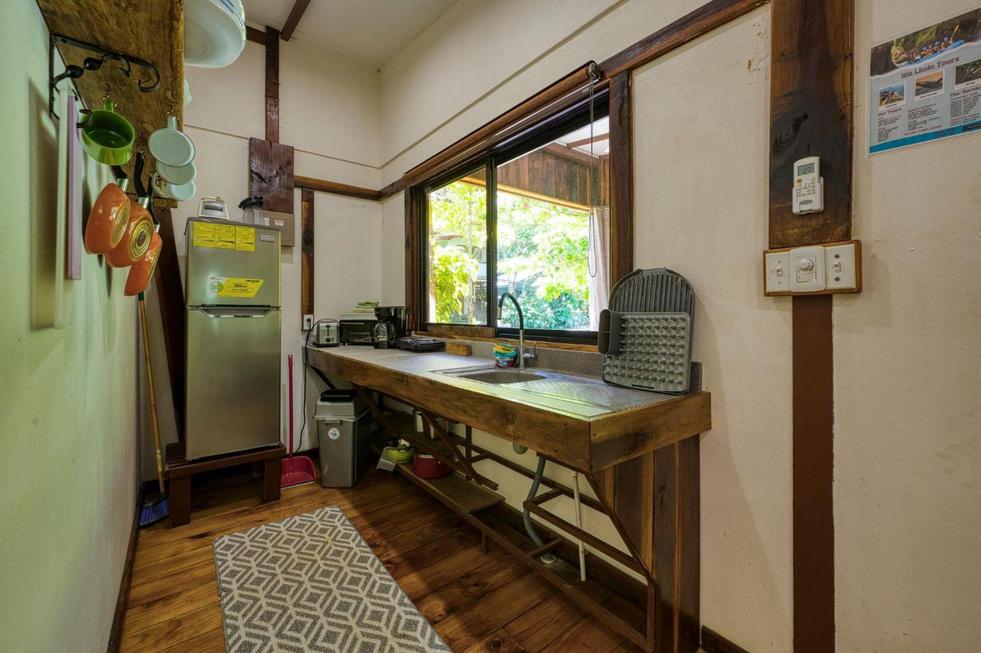 Bamboo River House And Hotel Dominical Bagian luar foto