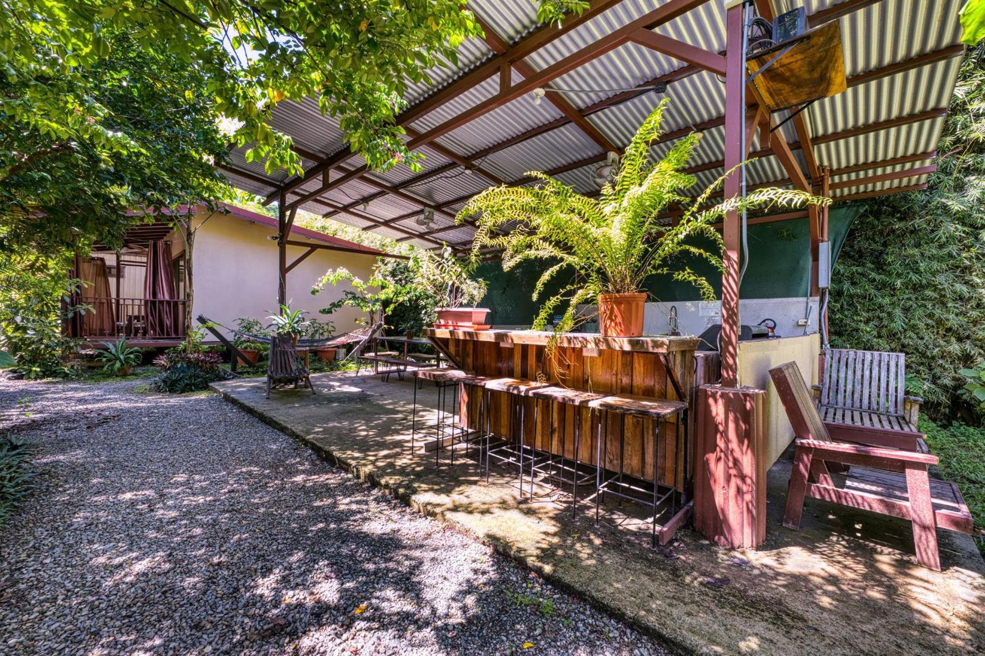 Bamboo River House And Hotel Dominical Bagian luar foto