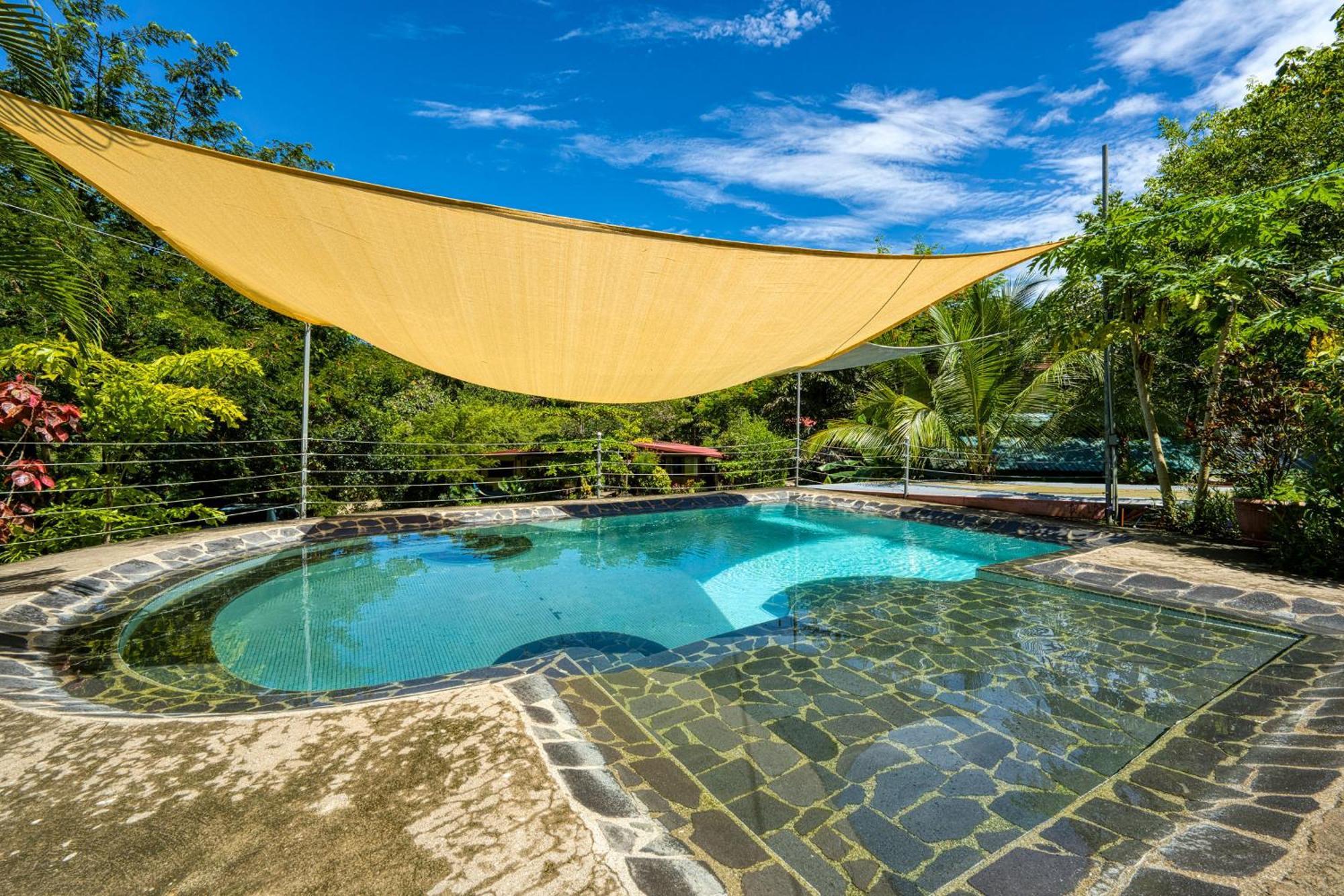 Bamboo River House And Hotel Dominical Bagian luar foto