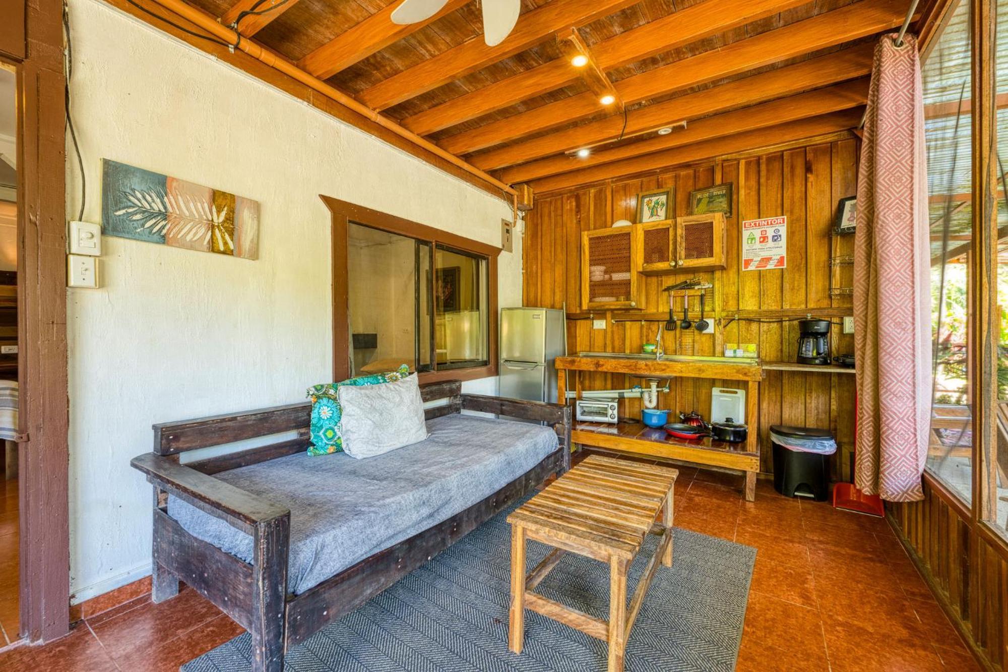 Bamboo River House And Hotel Dominical Bagian luar foto