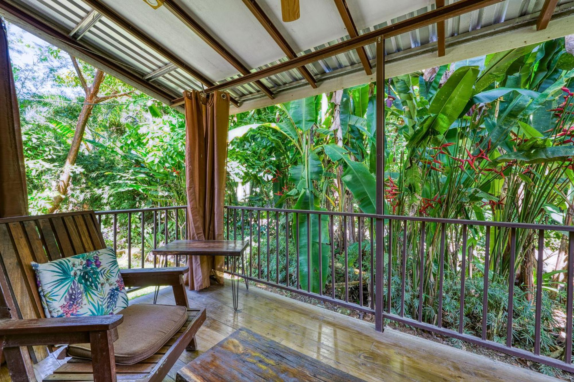 Bamboo River House And Hotel Dominical Bagian luar foto