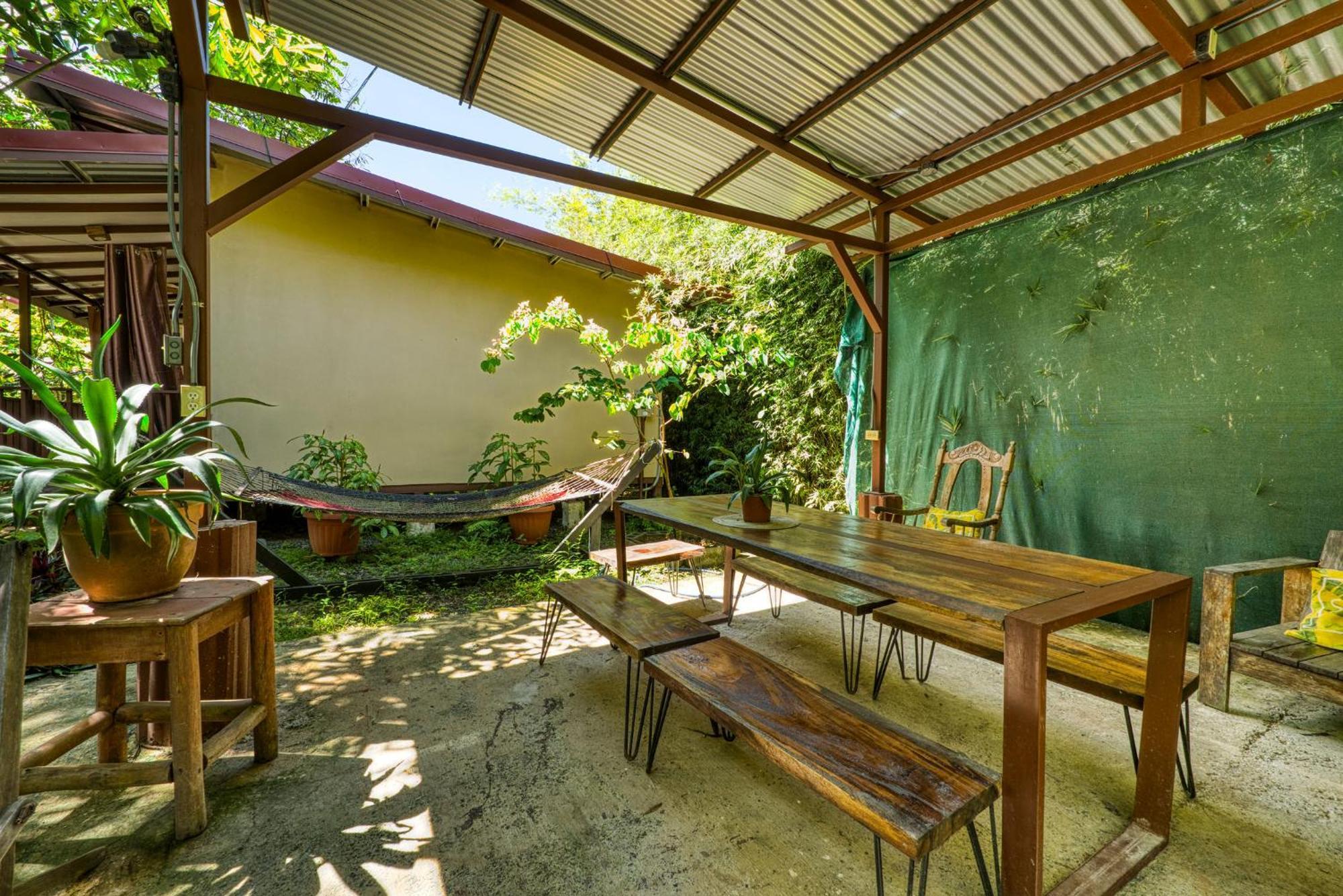 Bamboo River House And Hotel Dominical Bagian luar foto