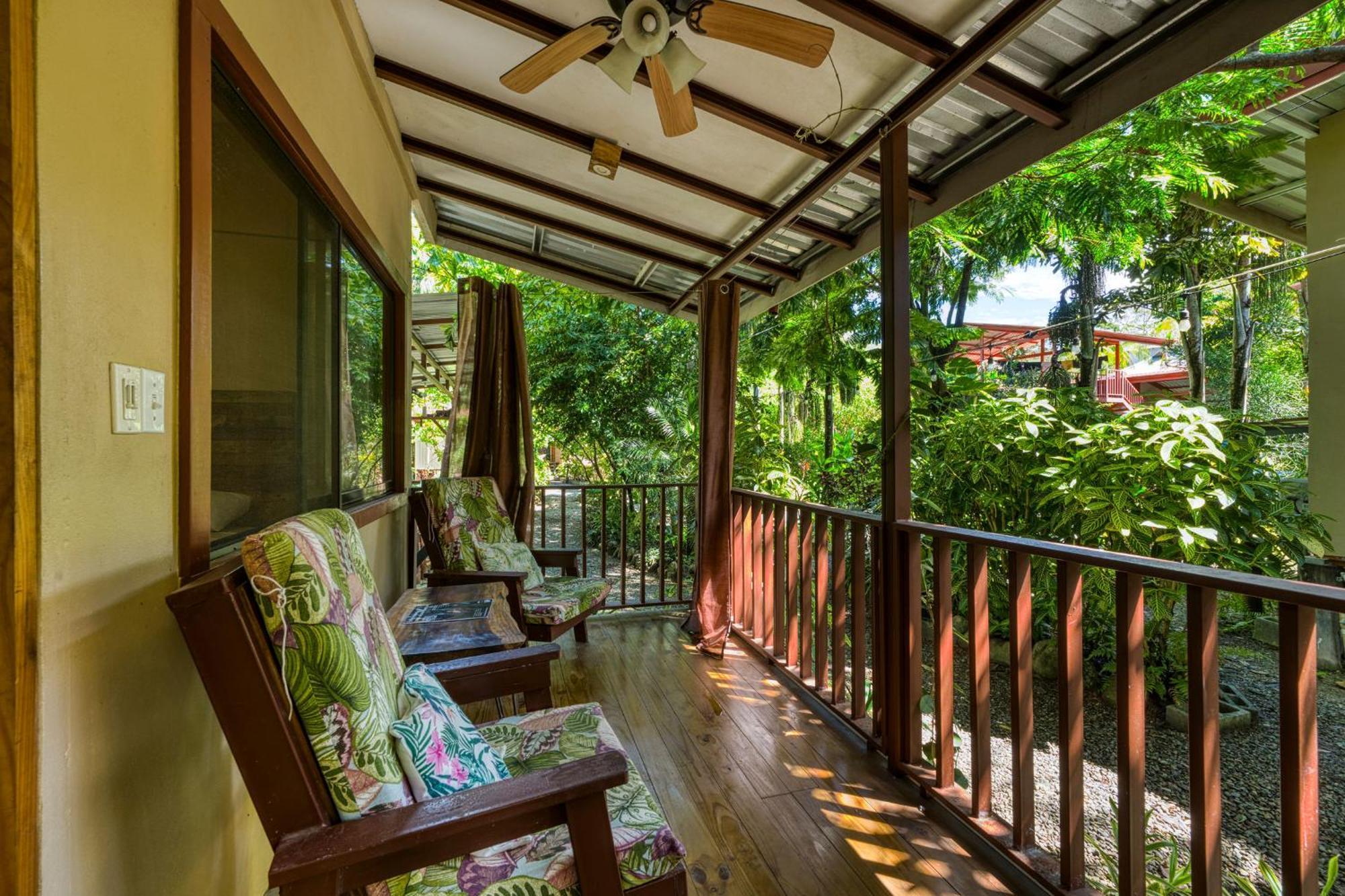 Bamboo River House And Hotel Dominical Bagian luar foto