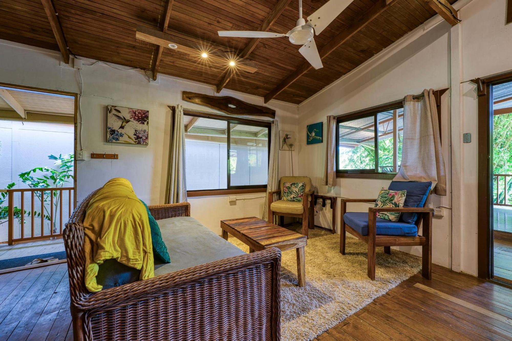 Bamboo River House And Hotel Dominical Bagian luar foto