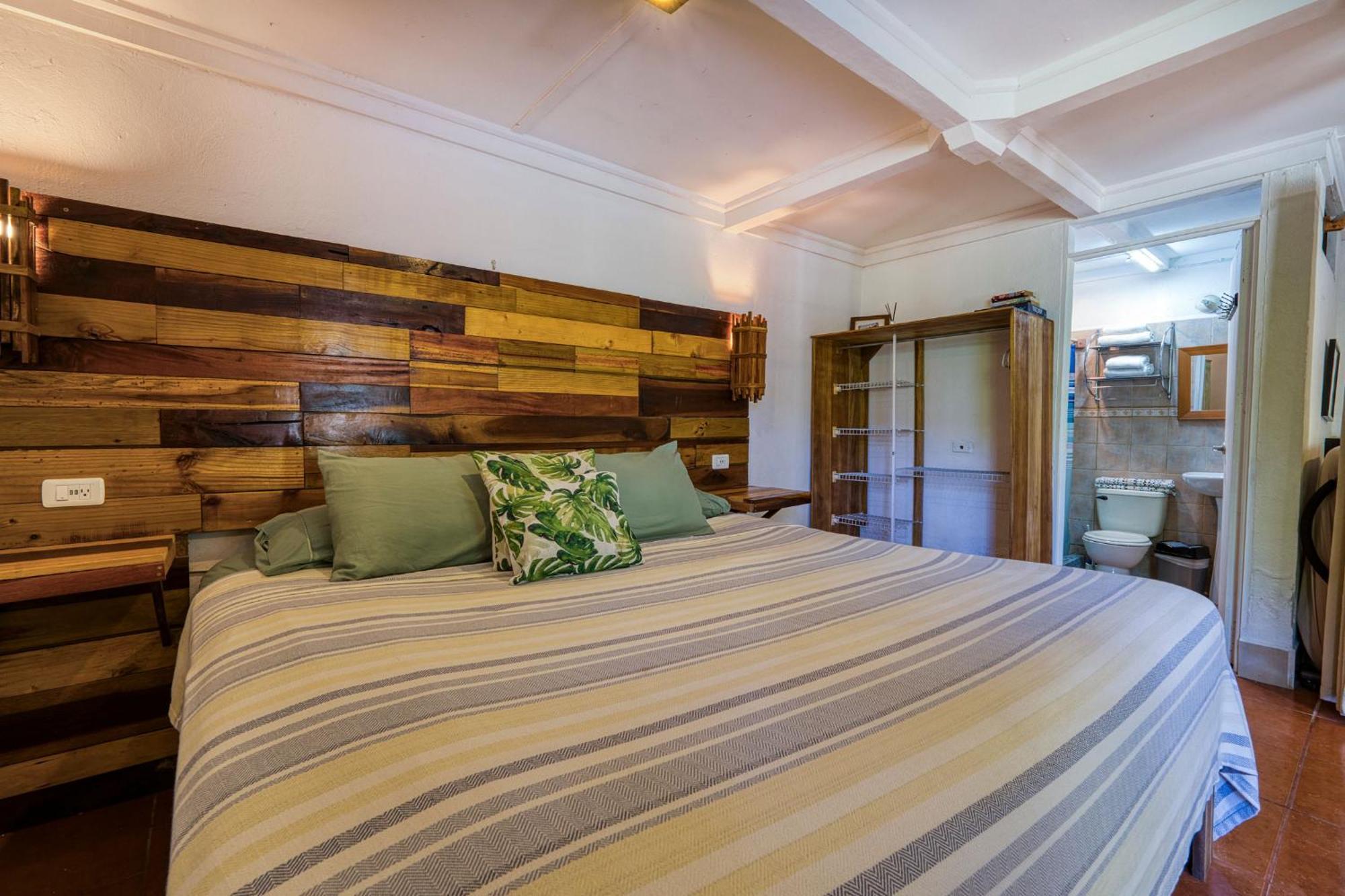 Bamboo River House And Hotel Dominical Bagian luar foto