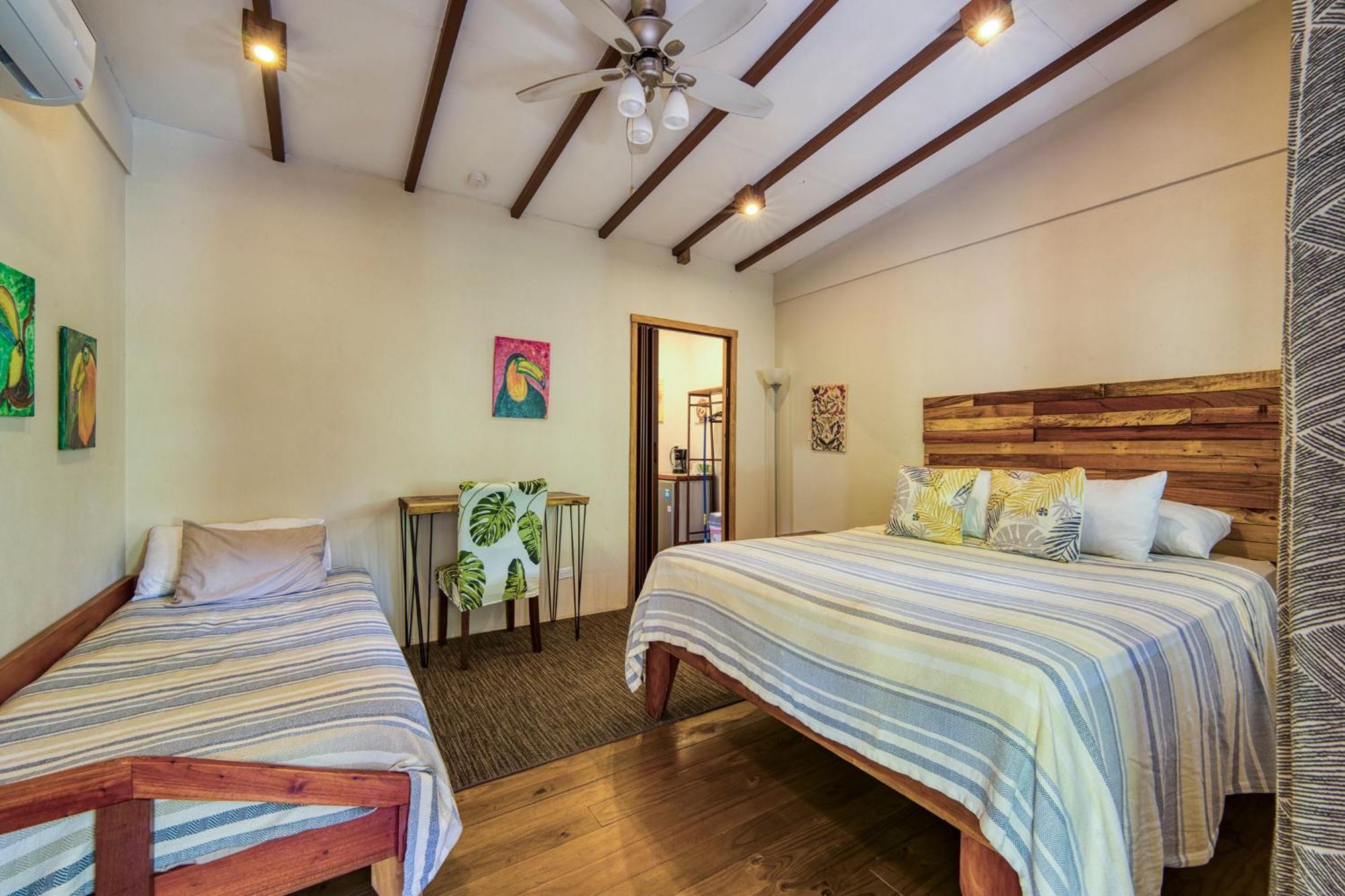 Bamboo River House And Hotel Dominical Bagian luar foto